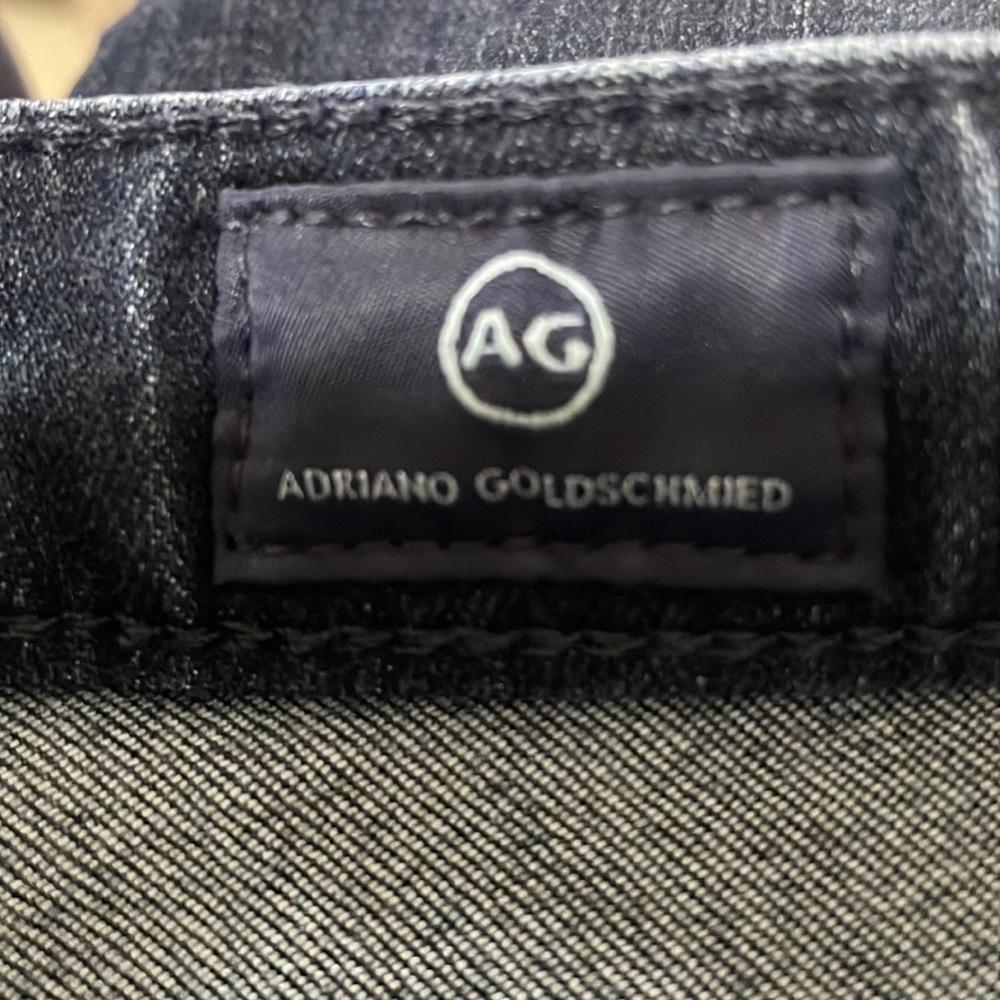 Jeans - Picture 8 of 9